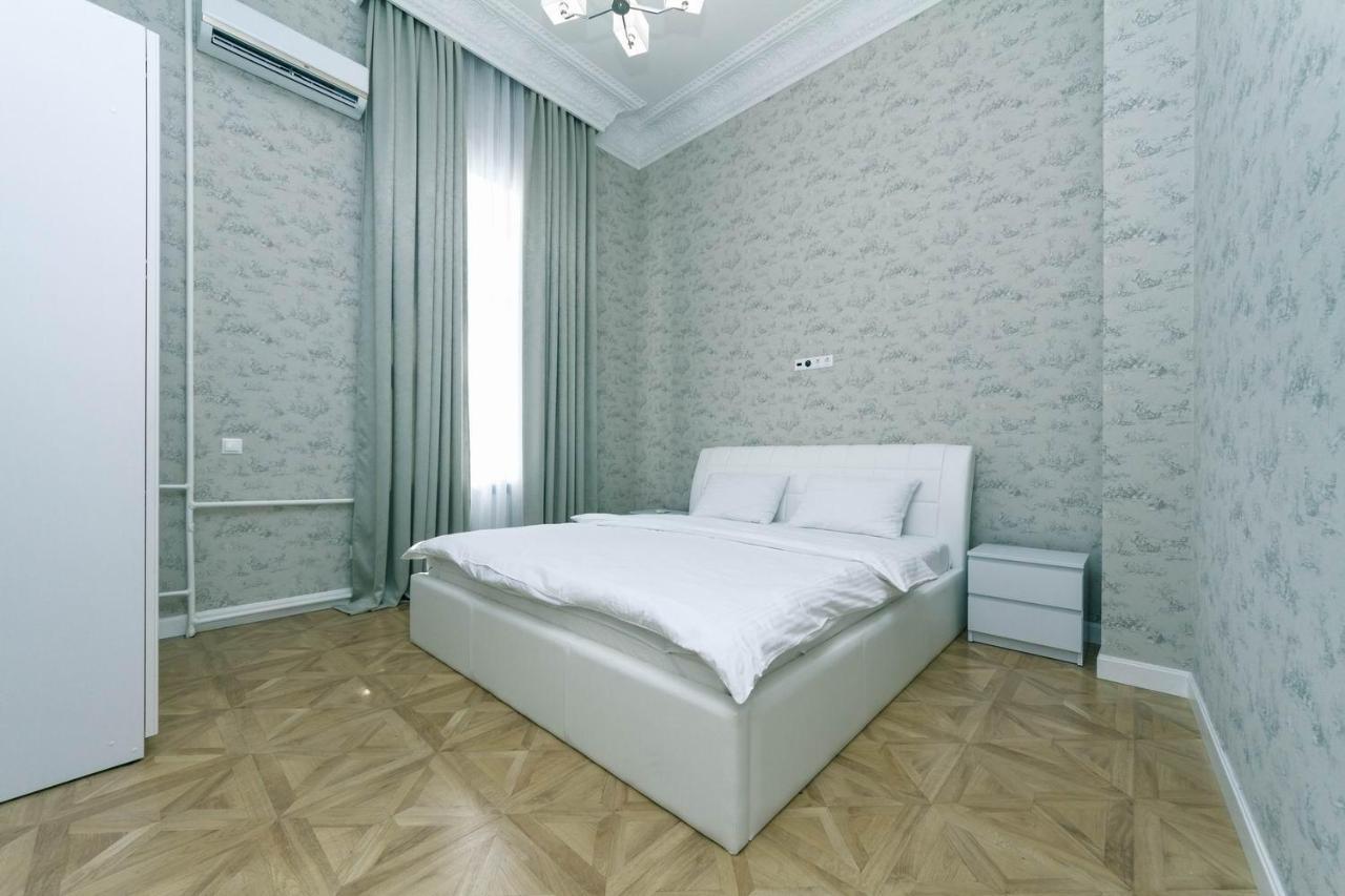 Luxury Beatiful Apartment On Pyshkinska Street Kyjev Exteriér fotografie
